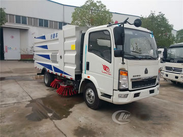 City Cleaning Machine Road Sweeper Truck Howo 4 X 2 115HP 5CBM Vacuum Type